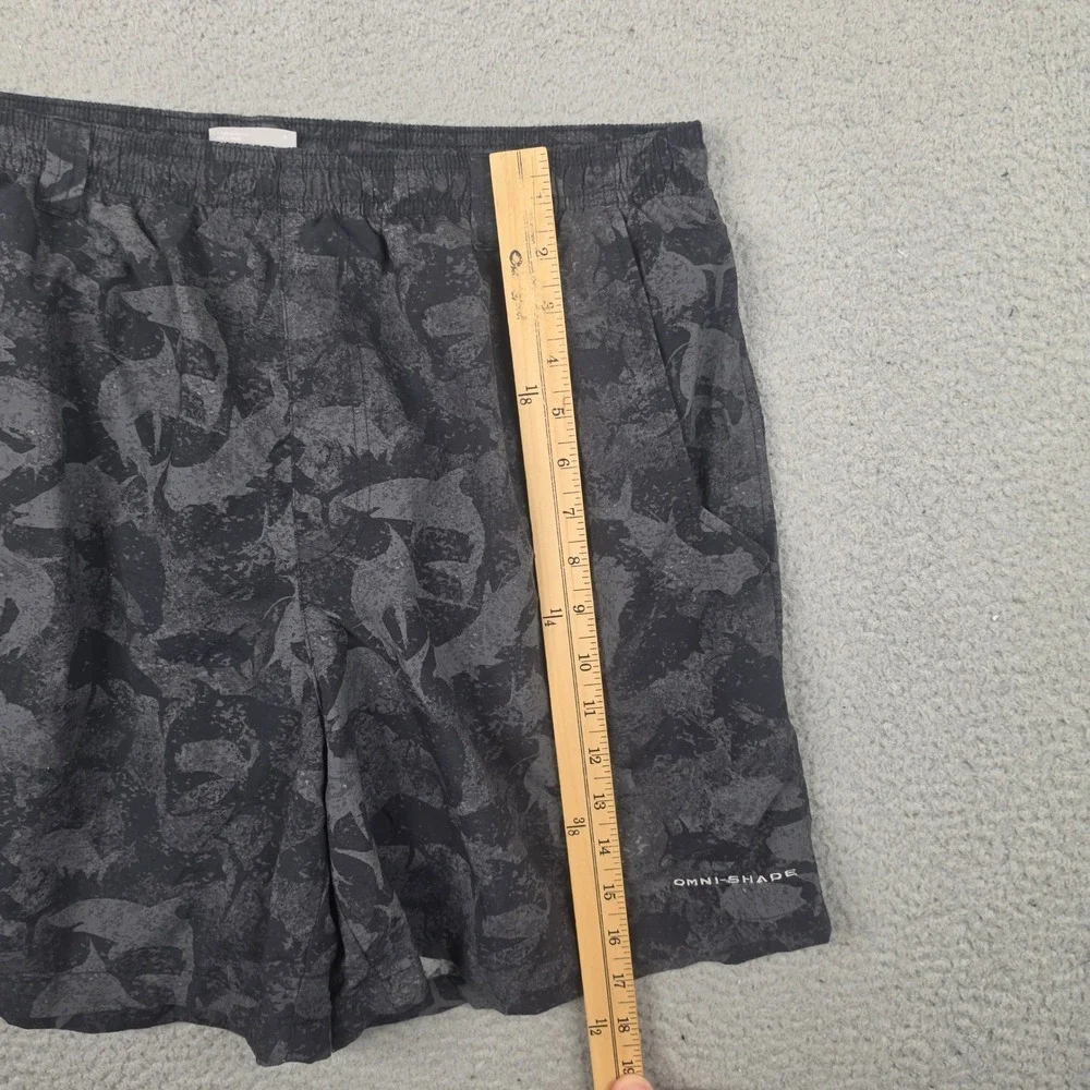 Columbia PFG Performance Fishing Gear Shorts Mens Large Omni-Shade Shark Print